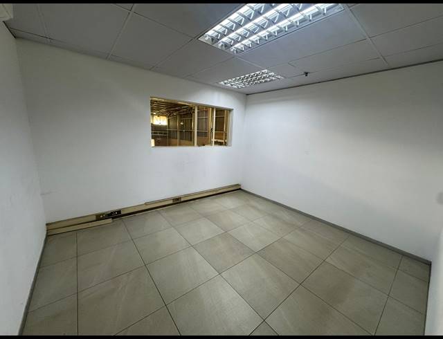 1,780M² WAREHOUSE TO LET IN HERMANSTAD